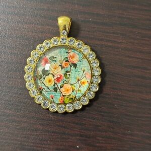 Floral Pendant Necklace with sparkling stones